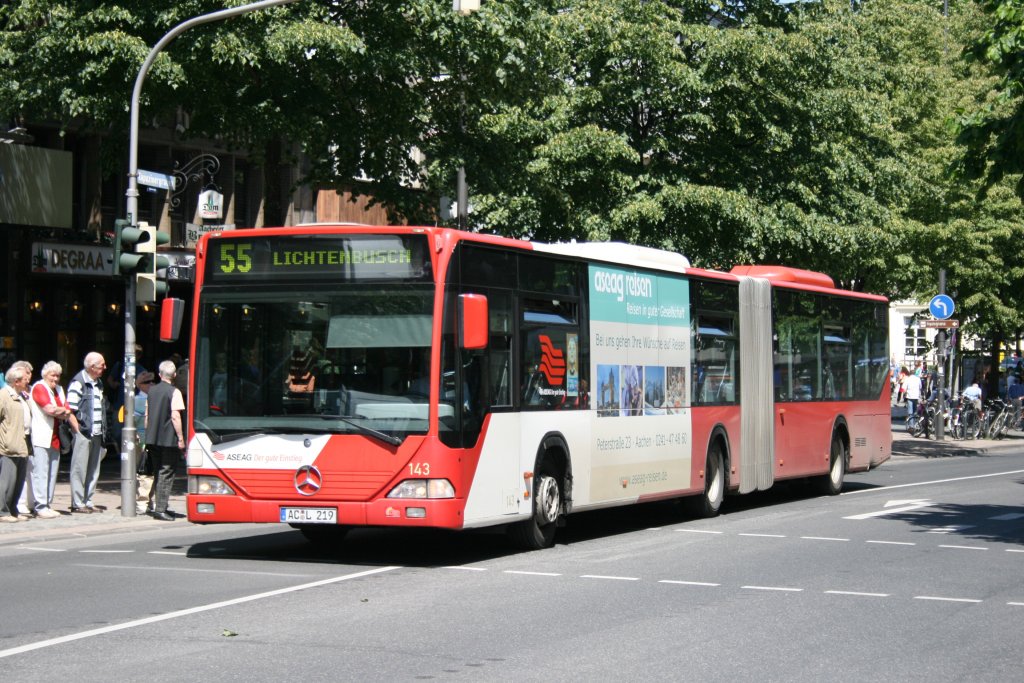 ASEAG 143 (AC L 219) macht Werbung fr ASEAG Reisen.
Aachen Theaterplatz, 4.6.2010.