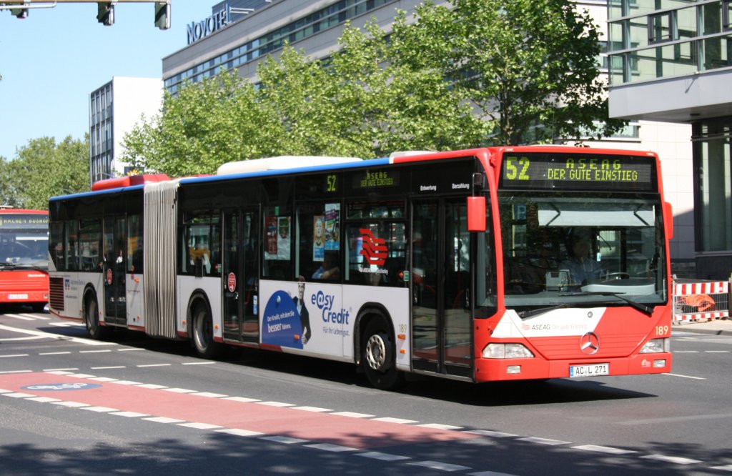 ASEAG 189 (AC L 271) macht Werbung fe Easy Credit.
Aachen Bushof, 4.6.2010.