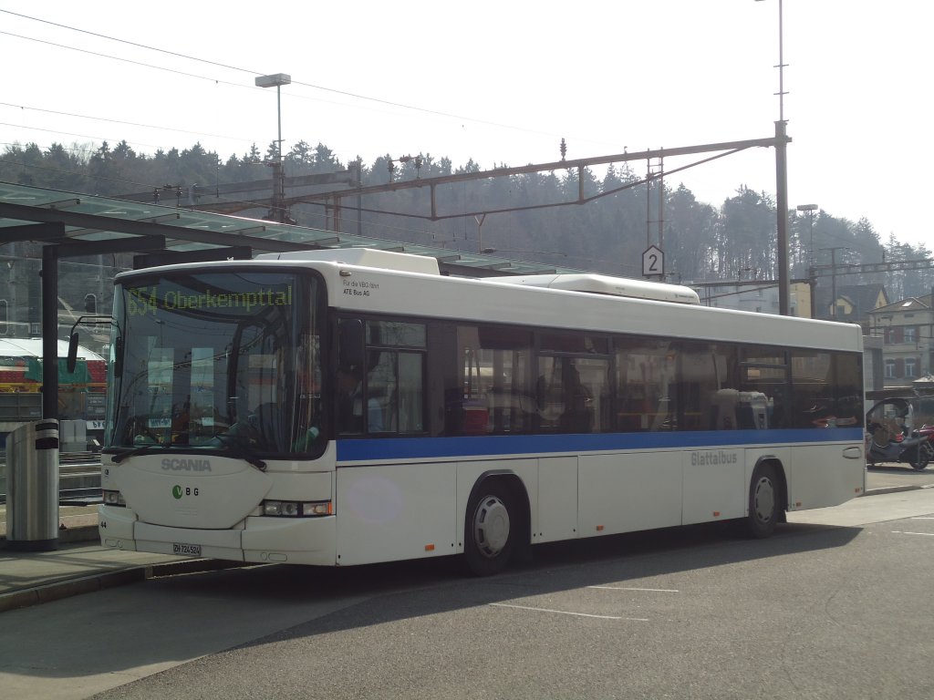 ATE Bus, Effretikon (VBG) - Nr. 44/ZH 724'524 - Scania/Hess am 7. Mrz 2012 beim Bahnhof Effretikon