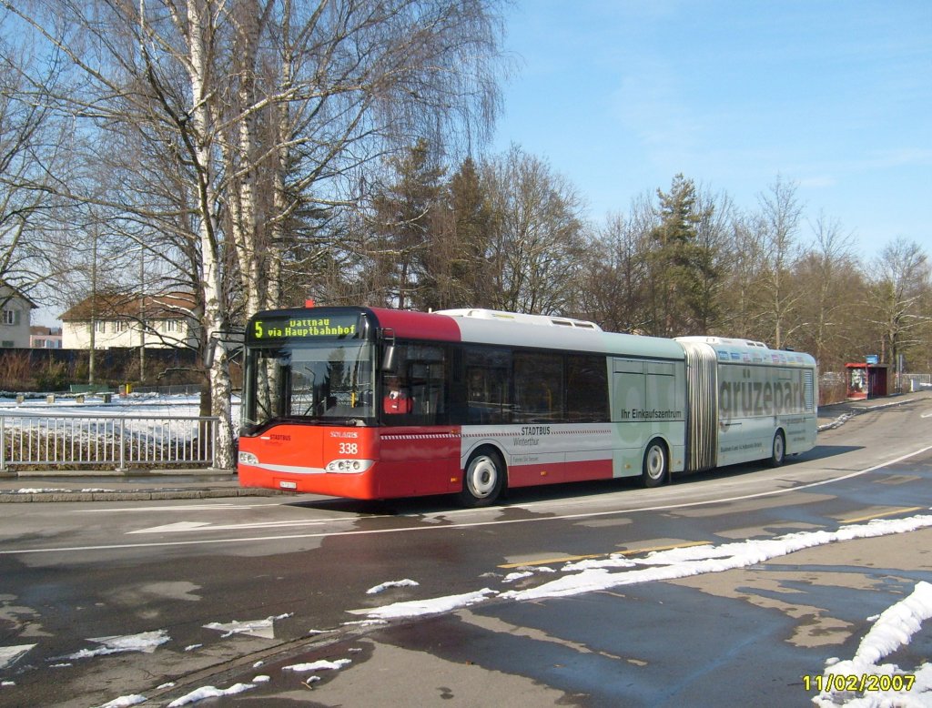 Auch mit Werbung  verziert : Solaris-Urbino 338 am 11.2.2007 beim Technorama.