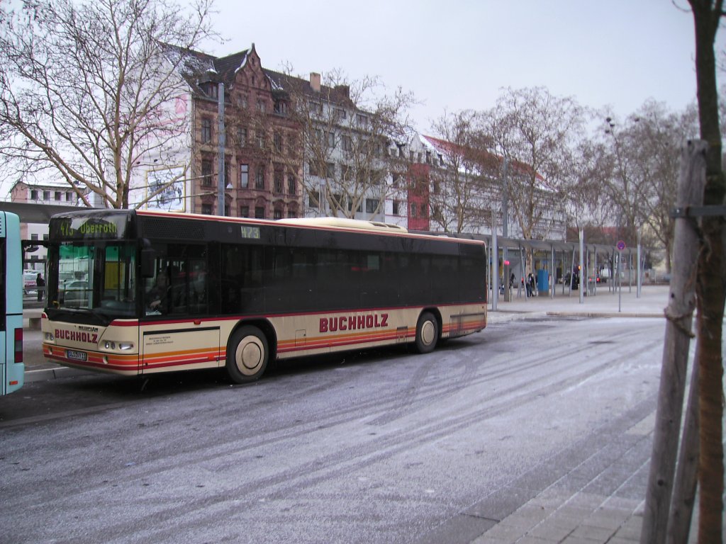 Auf diesem Foto, das ich auf dem Saarbrcker-Landwehrplatz am 26.01.2010 Fotografiert habe ist ein Neoplan-Bus der Firma Buchholz Reisen zu sehen.