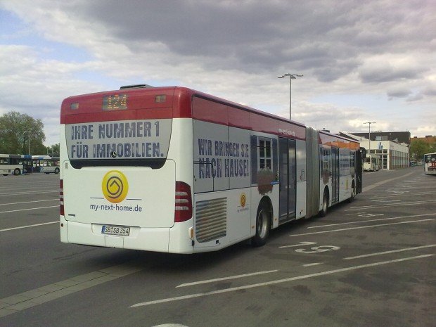 Auf diesem Foto ist einer der schnsten Busse von Saarbahn und Bus zu sehen. Die Aufnahme des Fotos war im Herbst 2009 in Saarbrcken.