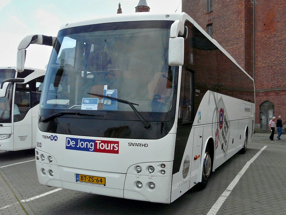 Auf einem Busparkplatz in Stralsund stand dieser Temsabus aus den Niederlanden.   20.09.2011
