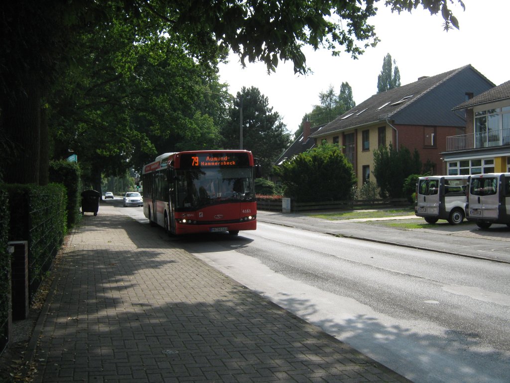 Auf der Linie 79 erreicht der Wagen 4161 vom Typ Solaris Urbino 12 gerade die Hst. Herbartstrae in Aumund-Hammersbeck. Aufgenommen am 10.08.09
