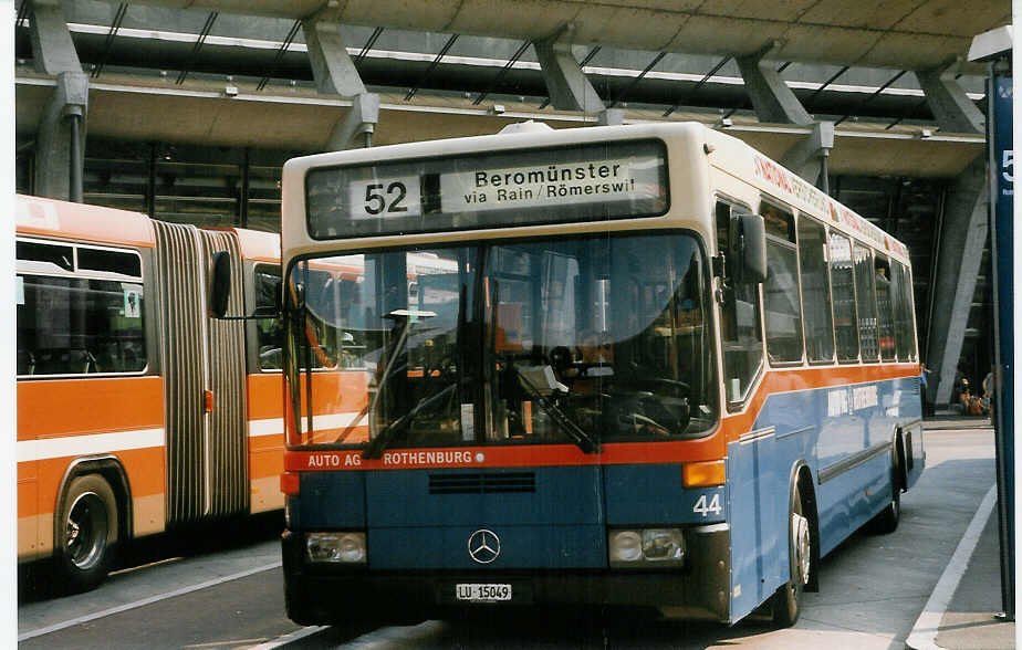 Aus dem Archiv: AAGR Rothenburg Nr. 44/LU 15'049 Mercedes/Hess O 405 am 20. Juli 1998 Luzern, Bahnhof