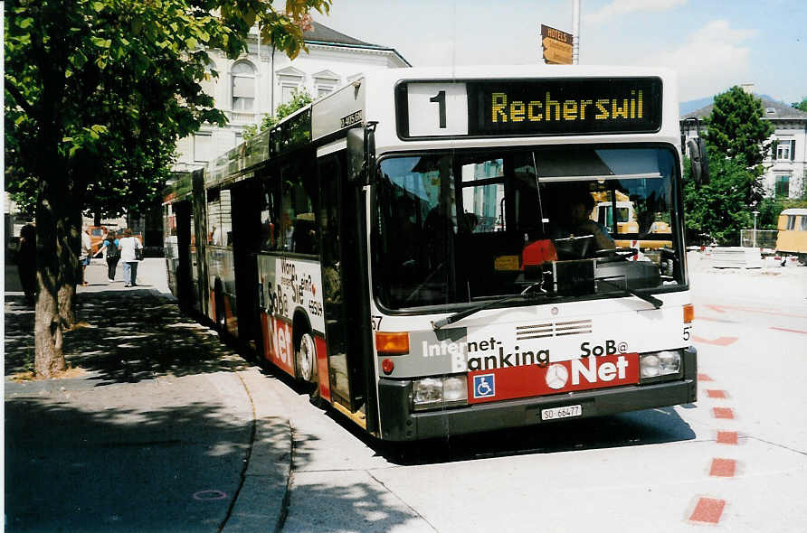 Aus dem Archiv: BSU Solothurn Nr. 57/SO 66'477 Mercedes O 405GN am 5. Juli 1999 Solothurn, Amthausplatz (mit Vollwerbung fr  SoBa )