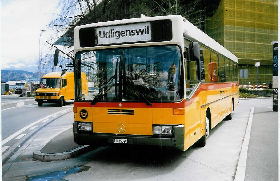 Aus dem Archiv: Bucheli, Kriens Nr. 22/LU 15'544 Mercedes O 405 am 16. April 1998 Luzern, Bahnhof