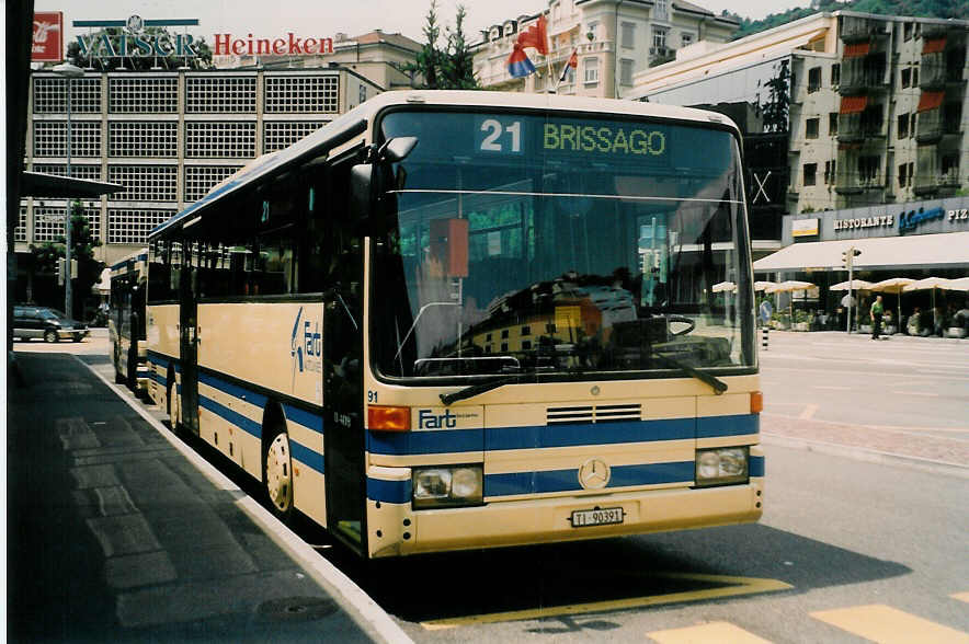 Aus dem Archiv: FART Locarno - Nr. 91/TI 90'391 - Mercedes O 408 am 13. Juli 1998 beim Bahnhof Locarno