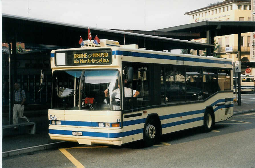 Aus dem Archiv: FART Locarno - Nr. 86/TI 308'886 - Neoplan am 14. Juli 1998 beim Bahnhof Locarno