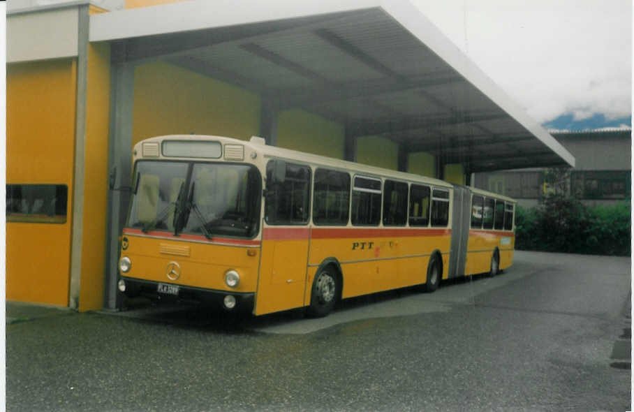 Aus dem Archiv: Frommelt, Vaduz Nr. 15/FL 3289 Mercedes O 305G am 2. August 1997 Vaduz, Garage