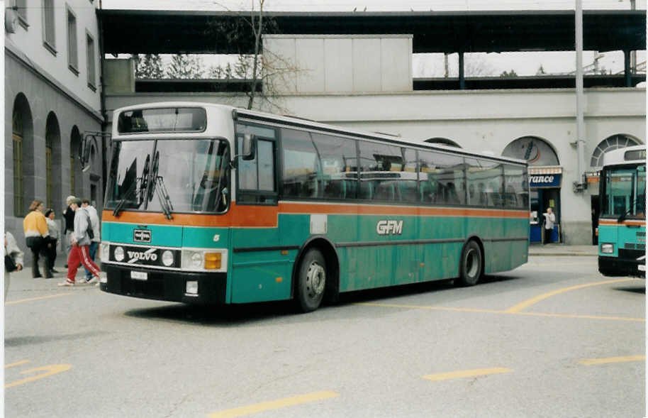 Aus dem Archiv: GFM Fribourg Nr. 5/FR 369 Volvo/Van Hool am 3. April 1999 Fribourg, Bahnhof