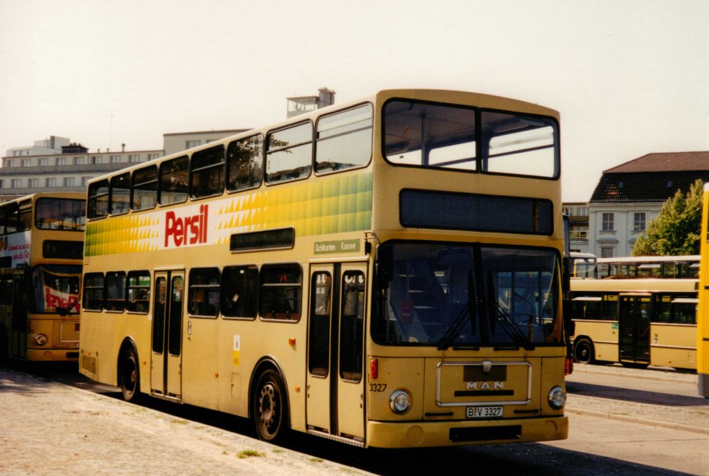 Aus dem Archiv: MAN SD 200  BVG  B-V 3327, September 1996 Berlin