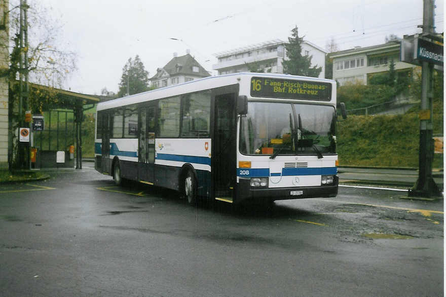 Aus dem Archiv: Odermatt, Rotkreuz (ZVB) - Nr. 208/ZG 25'786 - Mercedes/Hess O 405 (ex ZVB Zug Nr. 16) am 30. November 1997 beim Bahnhof Kssnacht