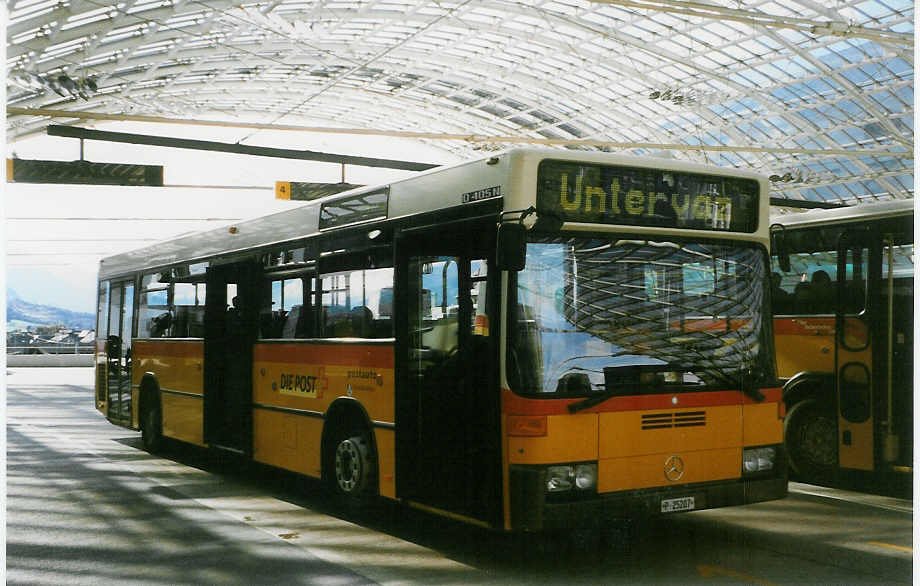 Aus dem Archiv: PTT Regie P 25'207 Mercedes O 405N (ex Kistler, Reichenburg Nr. 1) am 6. Oktober 1998 Chur, Postautostation
