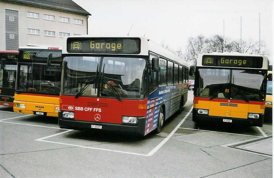 Aus dem Archiv: PTT Regie P 25'375 Mercedes/Lauber O 405 am 1. Mrz 1999 Bern, Automobilwerksttte (mit Vollwerbung fr  SBB CFF FFS )