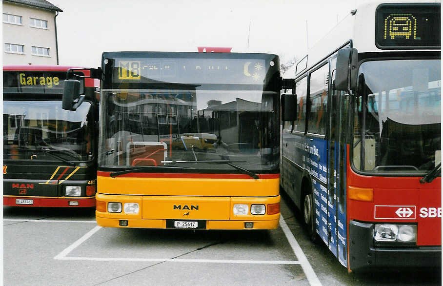 Aus dem Archiv: PTT Regie P 25'617 MAN am 1. Mrz 1999 Bern, Automobilwerksttte (mit Vollwerbung fr die Kandidatur  Sion 2006 , die man aber leider hier nicht sieht!)