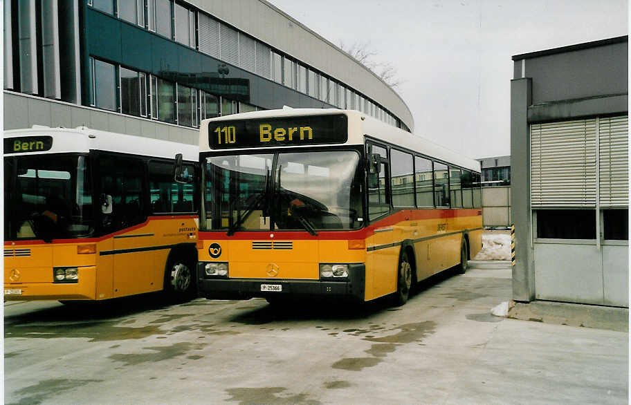 Aus dem Archiv: PTT Regie P 25'366 Mercedes/R&J O 405 am 26. November 1999 Bern, Postautostation