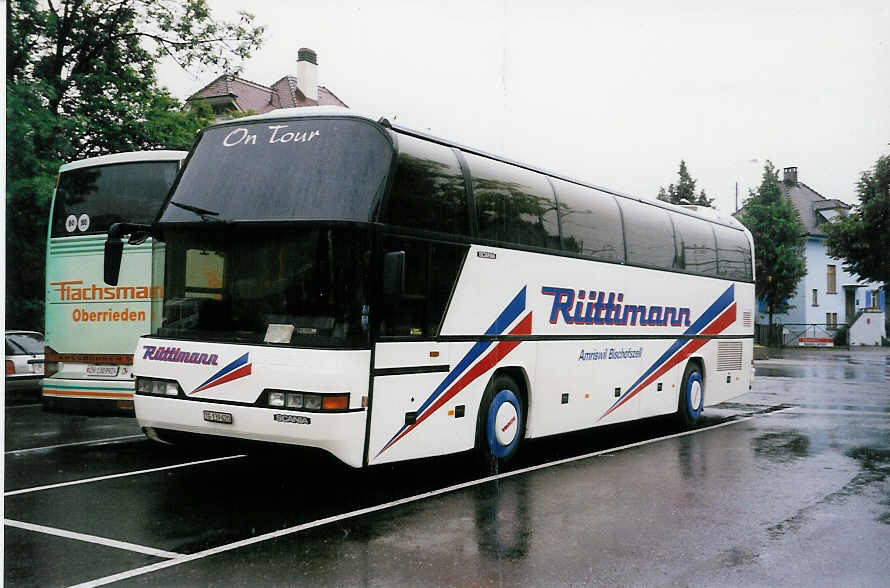 Aus dem Archiv: Rttimann, Bischofszell - TG 139'620 - Scania (?) am 10. Juni 1999 in Thun, Seestrasse (sieht zwar eher wie ein Neoplan aus; war allerdings berall mit  Scania  betittelt!)