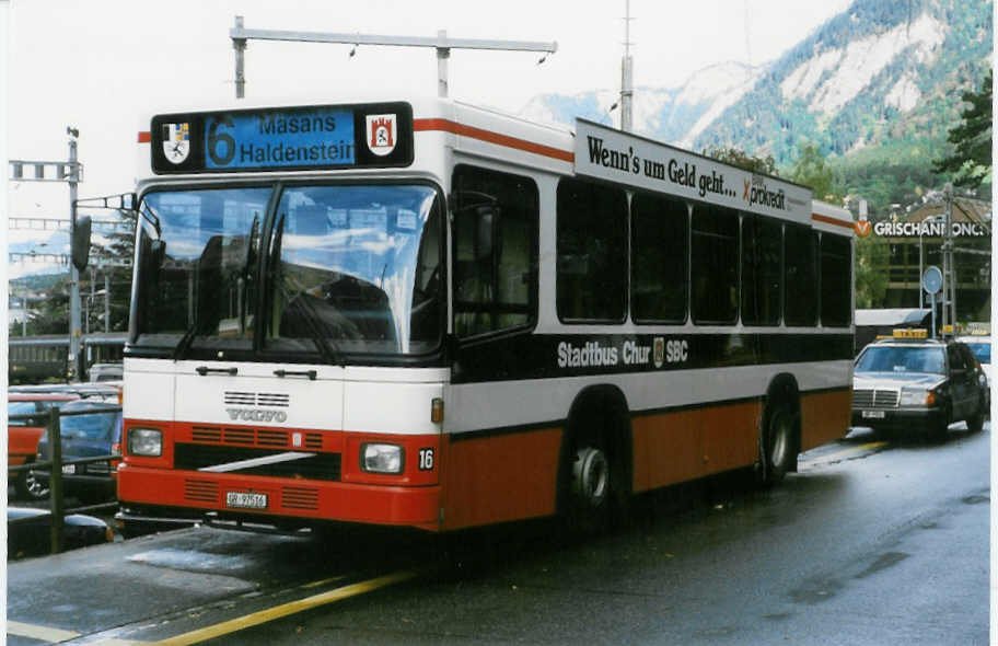 Aus dem Archiv: SBC Chur Nr. 16/GR 97'516 Volvo/Lauber (ex Roth, Chur Nr. 29) am 6. Oktober 1998 Chur, Bahnhof