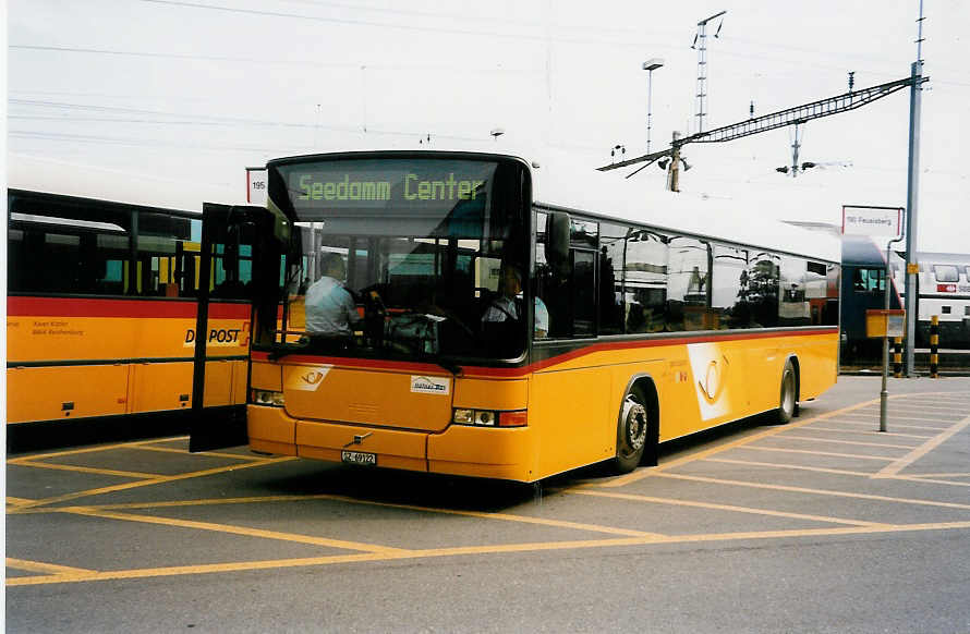 Aus dem Archiv: Schuler, Feusisberg - SZ 69'122 - Volvo/Hess am 19. Juli 1999 beim Bahnhof Pfffikon