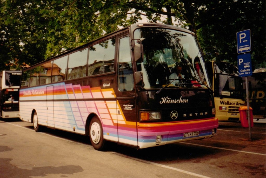 Aus dem Archiv: Setra S 215 HD  Hnschen , zuvor Setra-Vorfhrwagen mit 354 PS, AVS und Ledersitzen, Juni 1993 Heidelberg