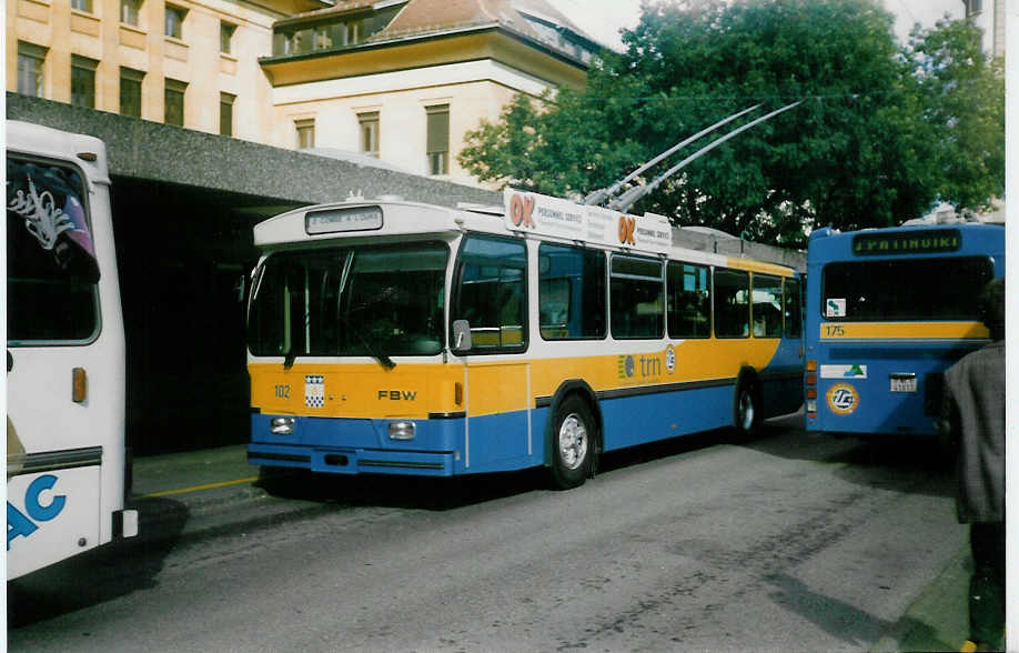 Aus dem Archiv: TC La Chaux-de-Fonds Nr. 102 FBW/Hess-Haag Trolleybus am 7. Oktober 1997 La Chaux-de-Fonds, Bahnhof