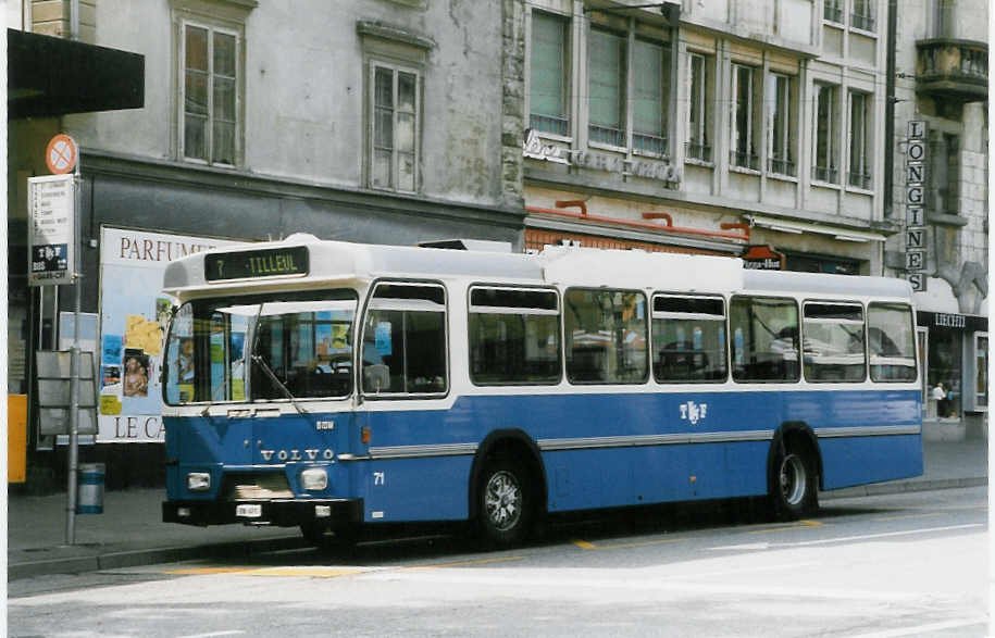 Aus dem Archiv: TF Fribourg Nr. 71/FR 623 Volvo/Hess am 15. August 1998 Fribourg, Bahnhof