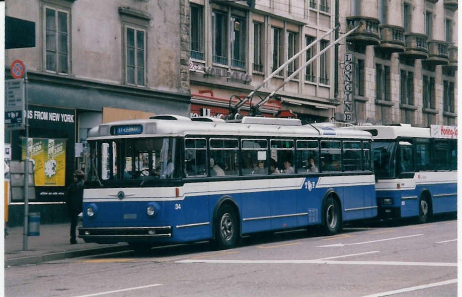 Aus dem Archiv: TF Fribourg Nr. 34 Saurer/Hess Trolleybus am 3. April 1999 Fribourg, Bahnhof