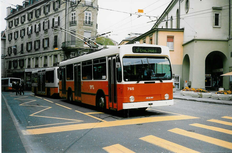 Aus dem Archiv: TL Lausanne - Nr. 765 - NAW/Lauber Trolleybus am 15. April 1998 in Lausanne, Place Riponne