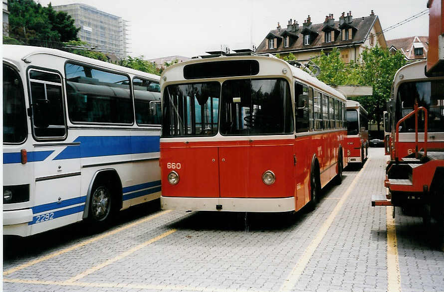 Aus dem Archiv: TL Lausanne - Nr. 660 - FBW/Eggli Trolleybus am 7. Juli 1999 in Lausanne, Depot Borde