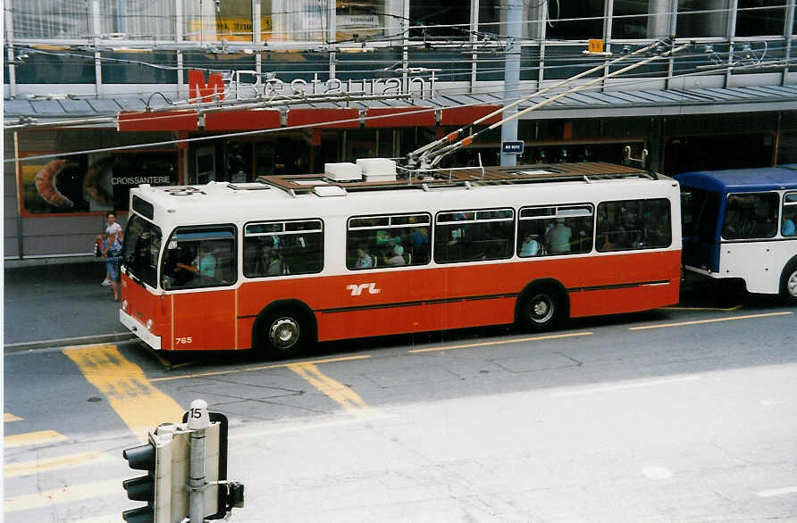 Aus dem Archiv: TL Lausanne - Nr. 765 - NAW/Lauber Trolleybus am 7. Juli 1999 in Lausanne, Place Riponne