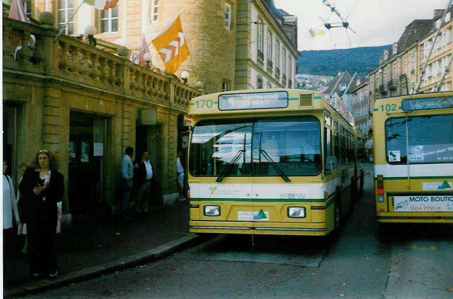 Aus dem Archiv: TN Neuchtel Nr. 170 FBW/Hess Gelenktrolleybus am 7. Oktober 1997 Neuchtel, Place Pury