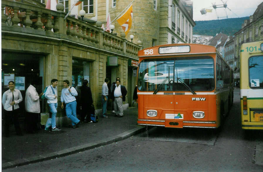 Aus dem Archiv: TN Neuchtel Nr. 158 FBW/Hess Gelenktrolleybus am 7. Oktober 1997 Neuchtel, Place Pury