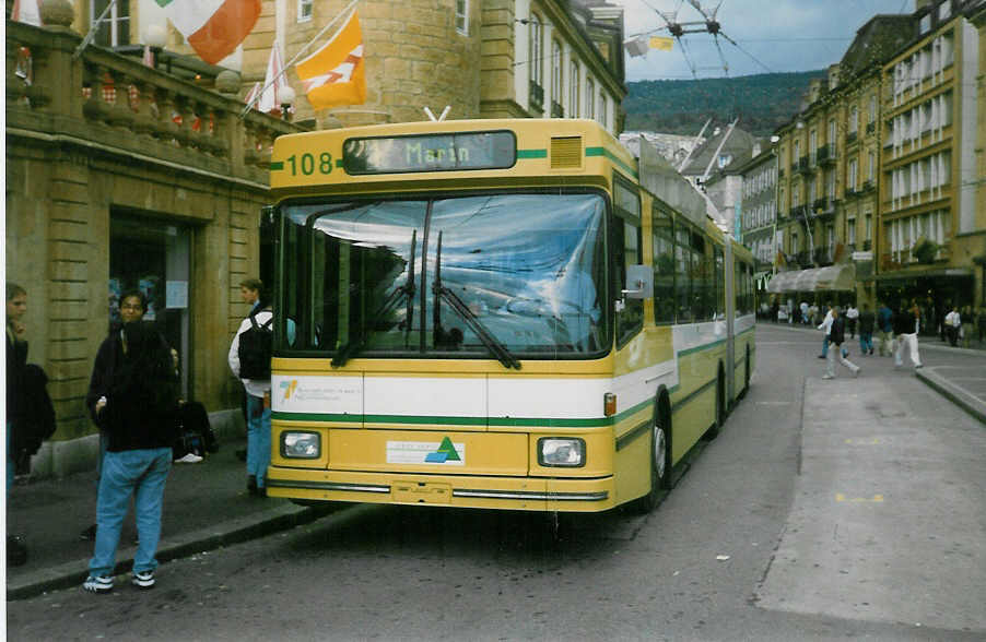 Aus dem Archiv: TN Neuchtel Nr. 108 NAW/Hess Gelenktrolleybus am 7. Oktober 1997 Neuchtel, Place Pury