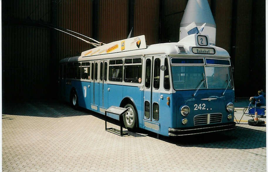 Aus dem Archiv: VBL Luzern Nr. 242 FBW/Schindler Trolleybus am 19. April 1997 Luzern, Verkehrshaus