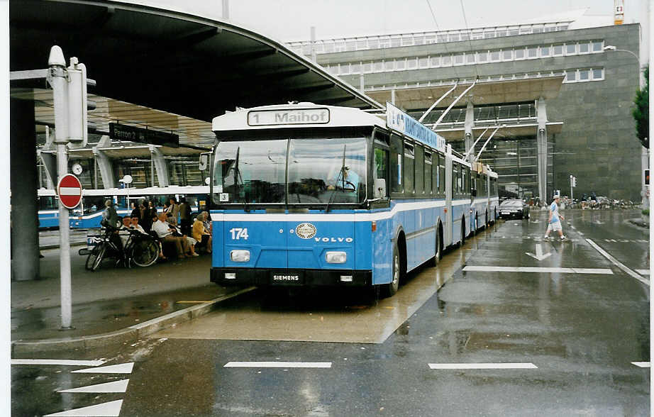 Aus dem Archiv: VBL Luzern Nr. 174 Volvo/Hess Gelenktrolleybus am 27. Juni 1999 Luzern, Bahnhof
