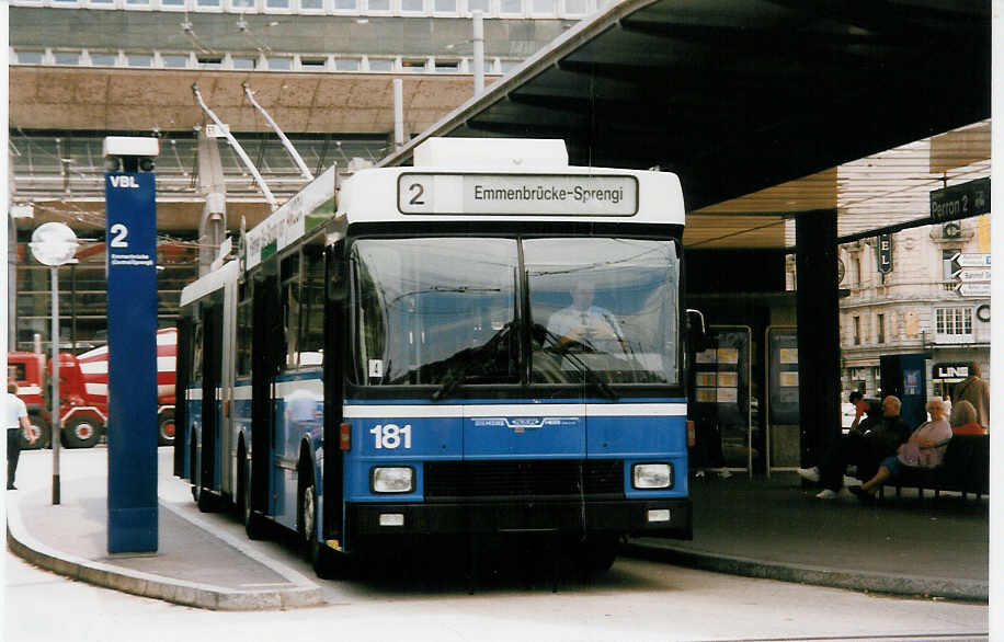 Aus dem Archiv: VBL Luzern Nr. 181 NAW/Hess Gelenktrolleybus am 13. Juli 1999 Luzern, Bahnhof