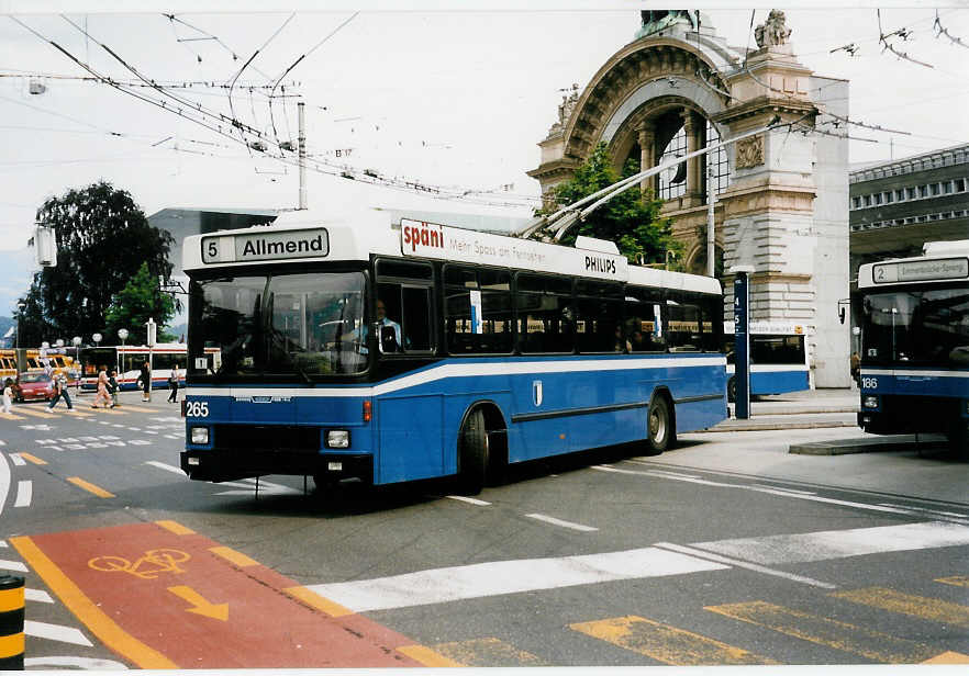 Aus dem Archiv: VBL Luzern Nr. 265 NAW/R&J-Hess Trolleybus am 13. Juli 1999 Luzern, Bahnhof