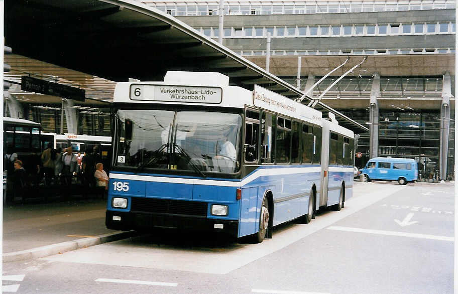 Aus dem Archiv: VBL Luzern Nr. 195 NAW/Hess Gelenktrolleybus am 13. Juli 1999 Luzern, Bahnhof