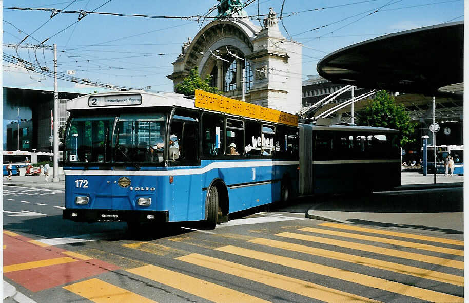 Aus dem Archiv: VBL Luzern Nr. 172 Volvo/Hess Gelenktrolleybus am 26. Juli 1999 Luzern, Bahnhof