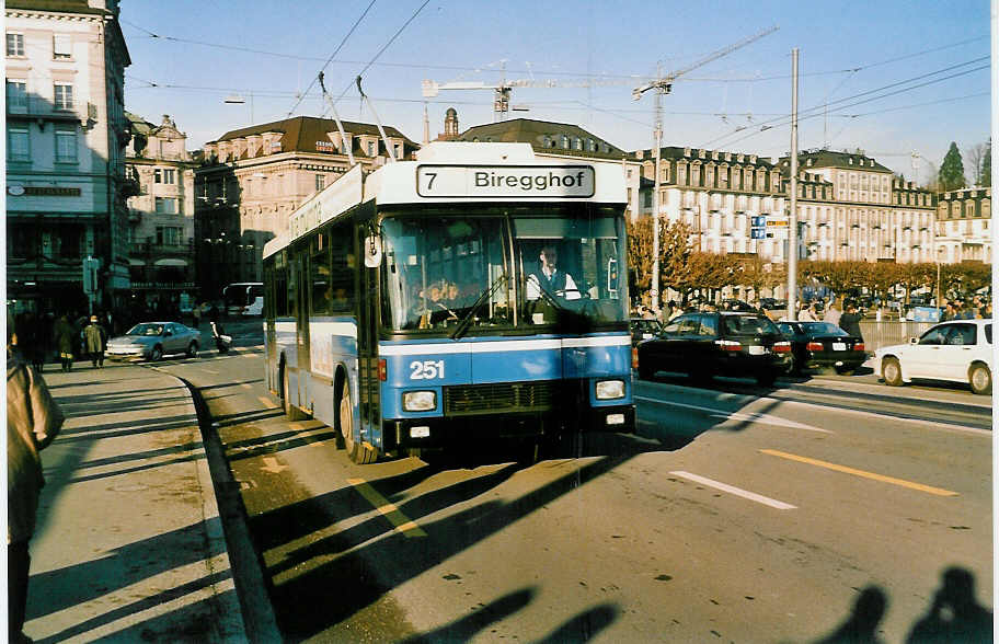Aus dem Archiv: VBL Luzern Nr. 251 NAW/Hess Trolleybus am 30. Dezember 1999 Luzern, Schwanenplatz