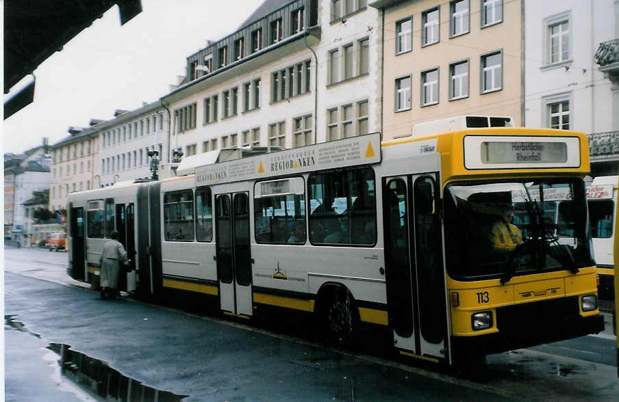 Aus dem Archiv: VBSH Schaffhausen Nr. 113 NAW/Hess Gelenktrolleybus am 16. November 1998 Schaffhausen, Bahnhof