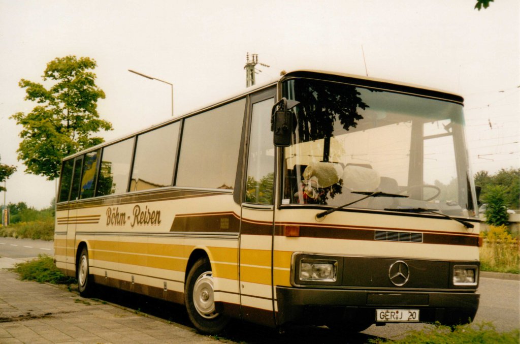 Aus dem Archiv: Vetter Reisebus auf Basis O 303  Böhm , September 1997 Karlsruhe