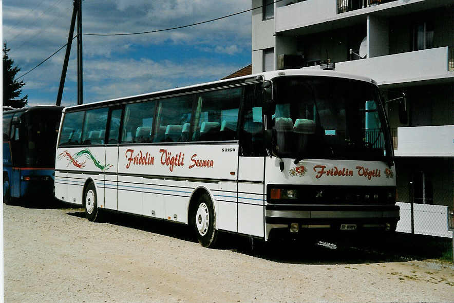 Aus dem Archiv: Vgtli F., Seewen SO 80'891 Setra am 8. August 1999 Saignelgier, Bahnhof