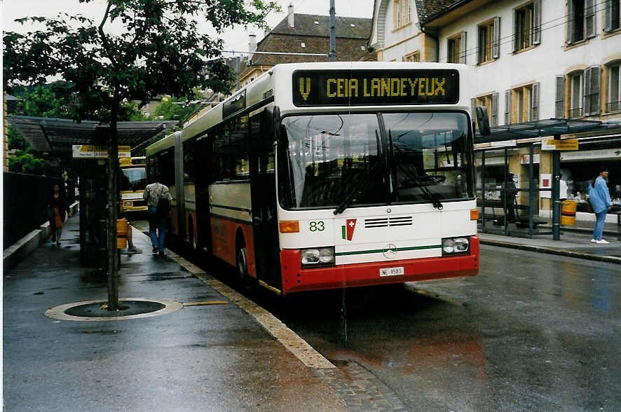 Aus dem Archiv: VR La Chaux-de-Fonds Nr. 83/NE 9583 Mercedes O 405G am 6. Juli 1999 Neuchtel, Place Pury
