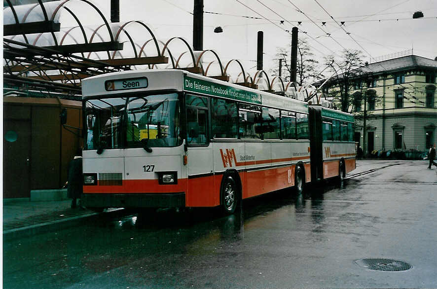 Aus dem Archiv: WV Winterthur - Nr. 127 - Saurer/FHS Gelenktrolleybus am 18. April 1999 beim Bahnhof Winterthur
