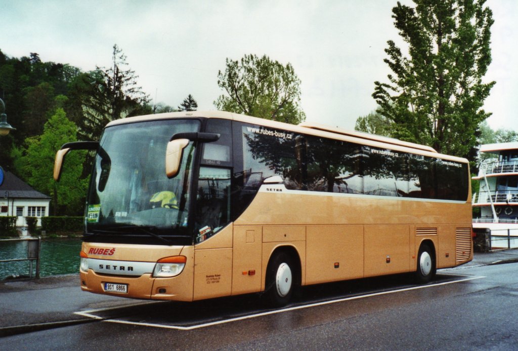 Aus Tschechien: Rubes, Risuty 9S1 6866 Setra am 5. Mai 2010 Thun, Schifflndte