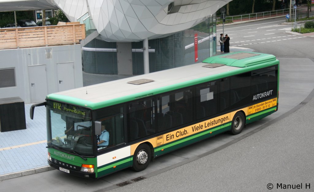 Autokraft (KI ZB 587) mit Werbung fr den ADAC.
Aufgenommen am ZOB Poppenbttel, 2.9.2010.