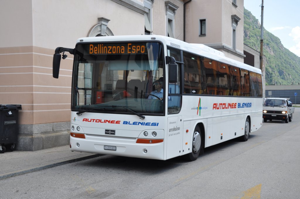 Autolinee Bleniesi, Biasca. Van Hool T915CL (Nr.11) in Biasca, Stazione.