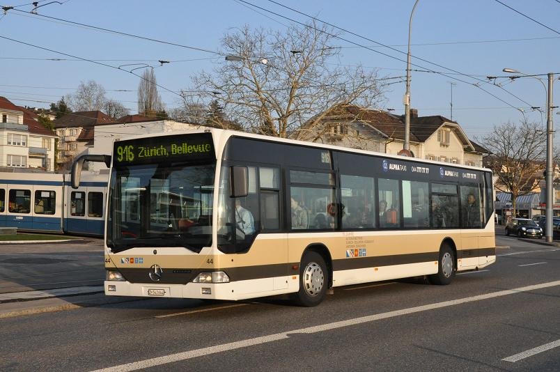 AZZK Zollikon Nr. 44/ZH 543'644 Mercedes am 24. Mrz 2010 bei Zrich Tiefenbrunnen.